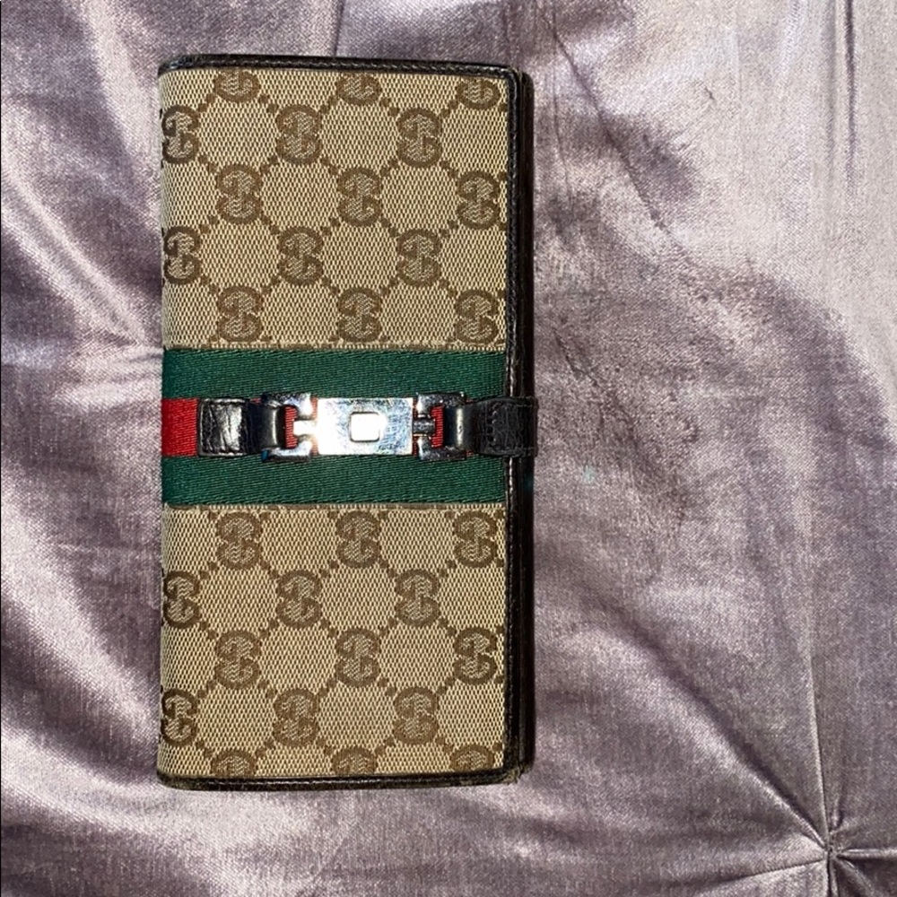 Authentic Gucci Wallet - Picture 2 of 8
